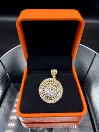 10k gold luxurious pendant