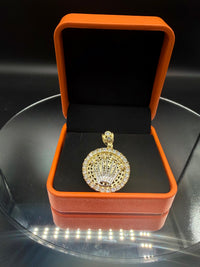 10k gold luxury style pendant