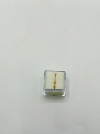 14k gold L shaped Nose stud ￼